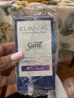 Clinical 72HR Invisible Solid Deodorant - Clean Lavender (Purple)